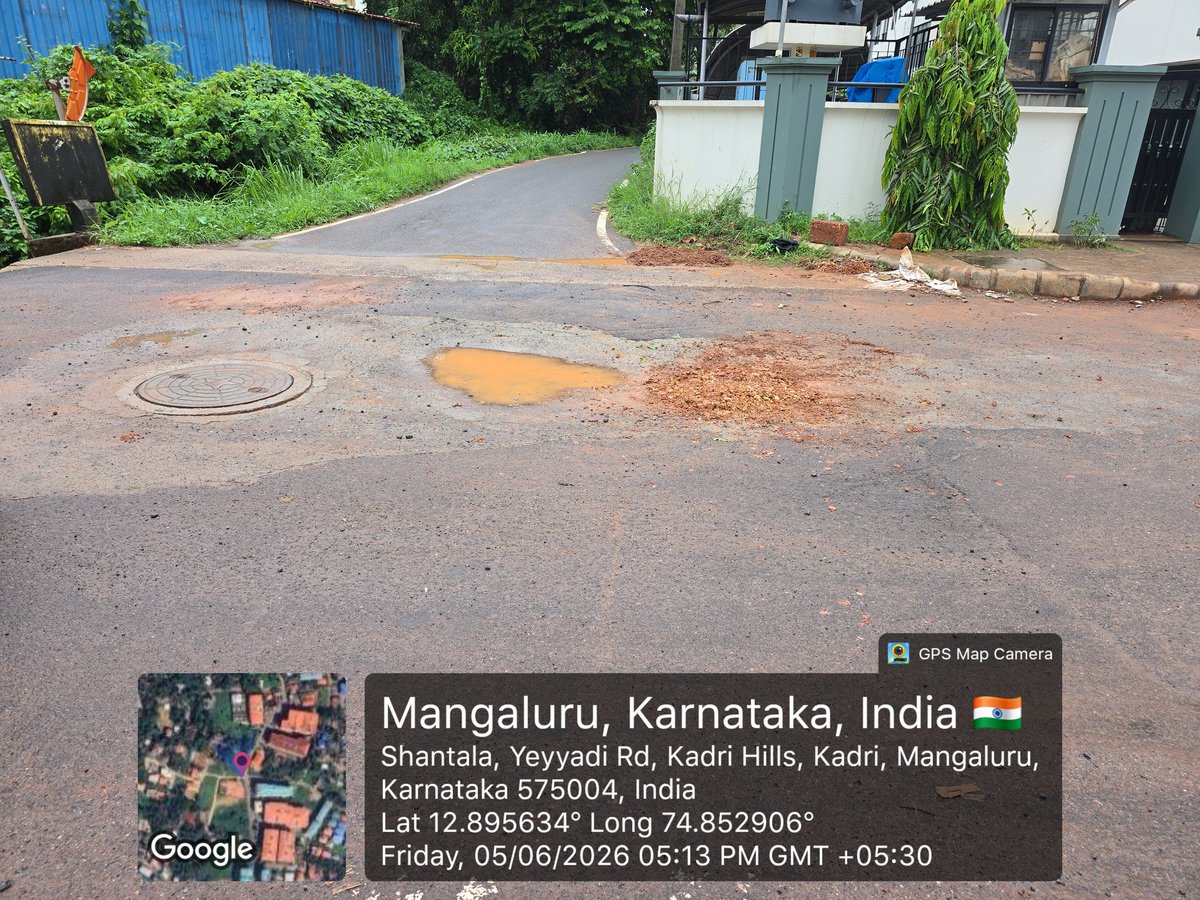 drpavithranp's tweet photo. another masterpiece by contractors of @mangalurucorp a sinking road, dug up to repair sewage line, filled it unscientifically now rain water flows into a hole formed (mud covered in pic), further sinking road @KudlaInfraWatch @osd_cmkarnataka @utkhader https://t.co/A38xh9QqAo