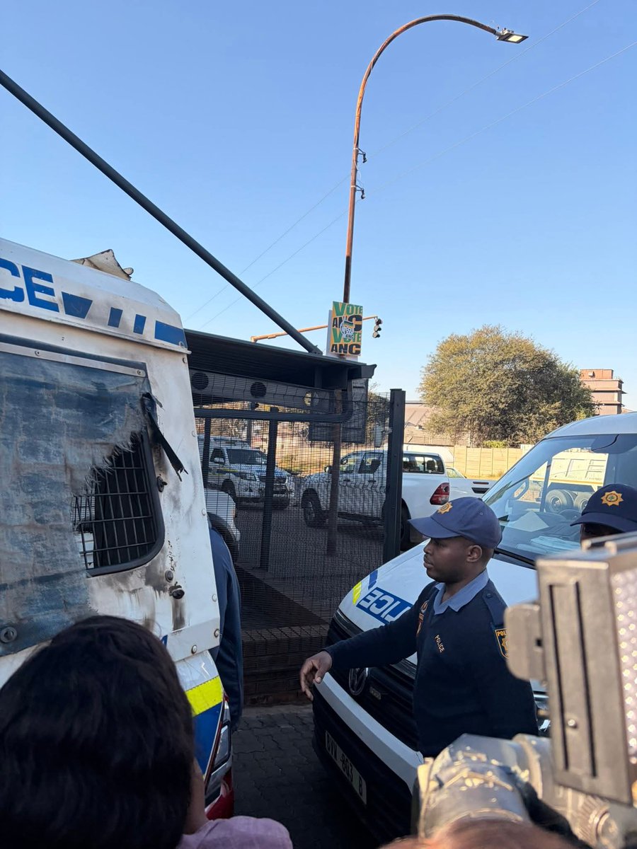 ZANewsFlash's tweet photo. PICS: The owner of Motorden, Yusuf Omar, has been arrested after he refused to cooperate with the SIU, its Curator, and the SAPS.
They wanted to attach cars linked to Hangwani Maumela - KZN Tonight Podcast 
📸 SIU https://t.co/dG1JBwjHUR