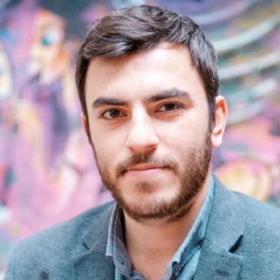puleragema's tweet photo. Gazeteci #İsmailArı 75 günlük tutukluluğun ardından ilk duruşmada TAHLİYE EDİLDİ.

İsmail Arı (@ismailari_) 22 Mart’ta ailesini ziyaret ettiği Tokat'ta bayram günü.. gözaltına alınıp..Ankara'ya getirilmiş ve tutuklanmıştı! 

#GazetecilikSuçDeğildir https://t.co/U6XF29HE6x