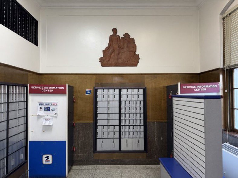 NewDealMurals's tweet photo. Bas Relief Friday

Williamstown, Kentucky Post Office
In Kentucky - Romuald Kraus (1942)
Photo by Jon Klemme https://t.co/7tb6qeoxma