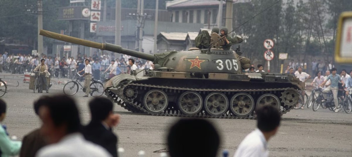 OvertonWin's tweet photo. 4 июня 1989г. контрреволюционные протесты на площади Тяньаньмэнь были подавлены решительным образом. История и не терпит сослагательного наклонения, но если бы в августе 1991г. у ГКЧП хватило бы духу,то много бы народа осталось в живых,а войн на территории СССР не было бы вообще. https://t.co/4rZkFX2jUT