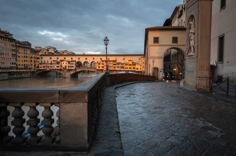 comunefi's tweet photo. ⚜️ Sguardi fiorentini 

Ponte Vecchio: difficile stancarsi di questa vista 

@Fondazione_DF #Firenze #PonteVecchio https://t.co/dpxf4mqyY0