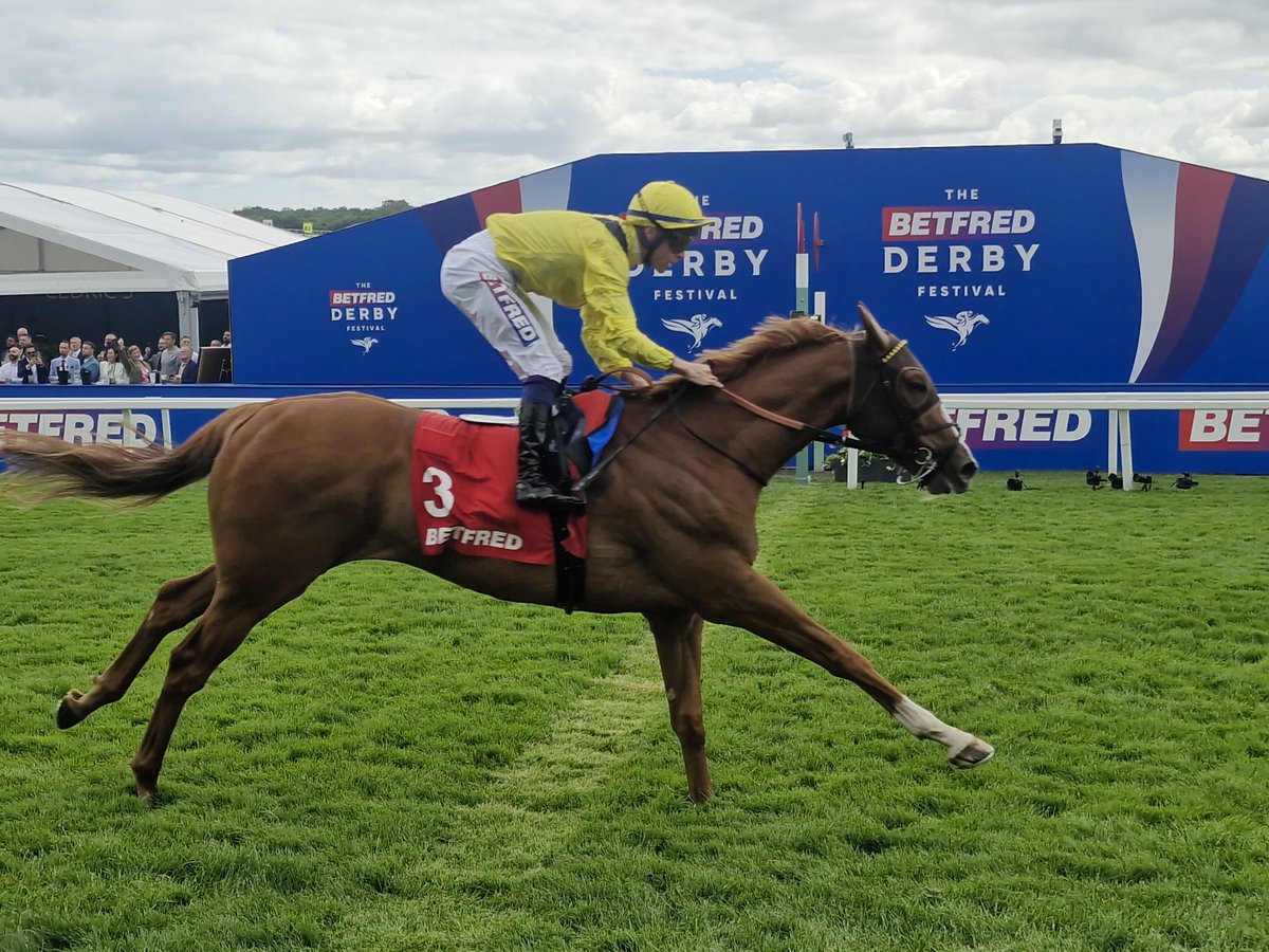 SportsNewsIRE's tweet photo. Sallaal (5/2f) with Ray Dawson aboard takes @Betfred 'Nighty 50' Handicap @EpsomRacecourse for handler Roger Varian https://t.co/MuB1yLpsJ8