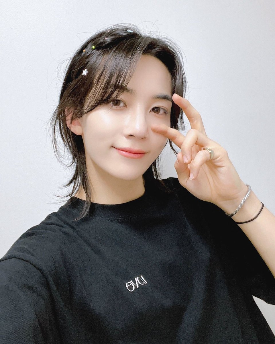 ___isyj17's tweet photo. DAY-20 가장 좋아하는 정한이의 셀카
一番好きなやつはうぃばにあるからこの4枚👼🏻
(毎度恒例、一つには絞れない)
 #아이고야_30일_카운트다운 #정한 https://t.co/OMLe7rEuL9