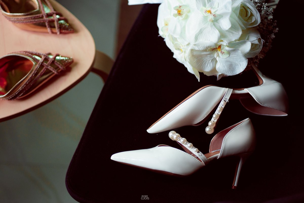 pope_clicks's tweet photo. Brides and their shoes… https://t.co/ymnjt2kY2x