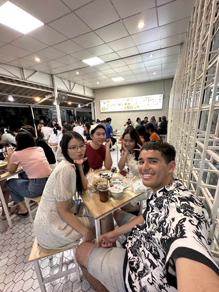 ThrisanuJohn's tweet photo. On June 5, 2026, I learned on Duolingo. Also, I hanged out with friends. By the way I studied bar exam. The weather is sunny and 33 Celsius.

#หาดใหญ่ #thailand #hatyai #visitthailand #blog https://t.co/kbMmWaop3y
