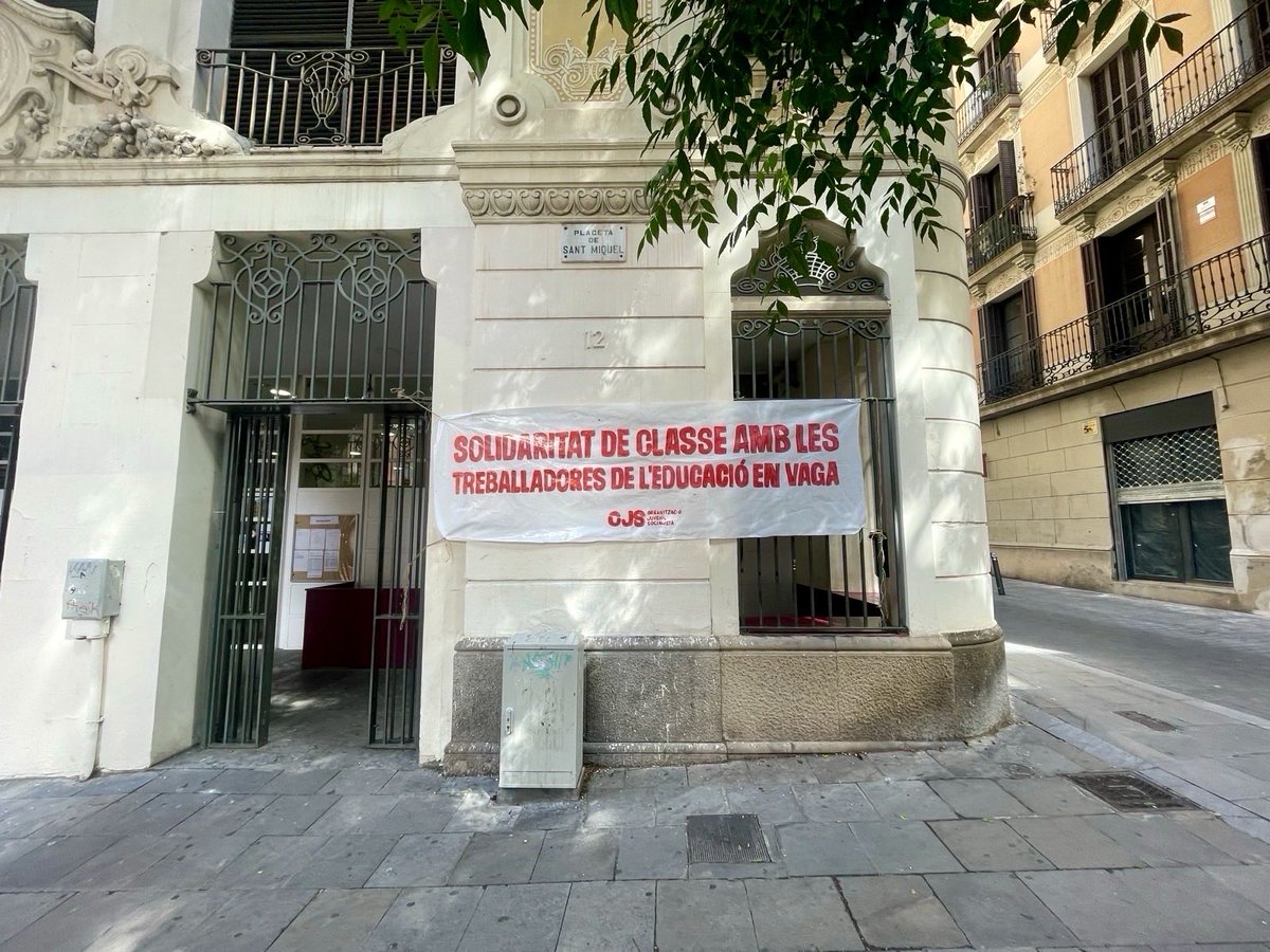 judithgonzrius's tweet photo. La joventut treballadora mostrem tot el suport a les treballadores de l’educació en vaga. 

La crisi educativa és un reflex de la crisi capitalista. Seguim l’exemple de la lluita d’aquestes setmanes i estenem la solidaritat a cada centre de treball, estudi, poble i barri! https://t.co/B4AKs4OFdL