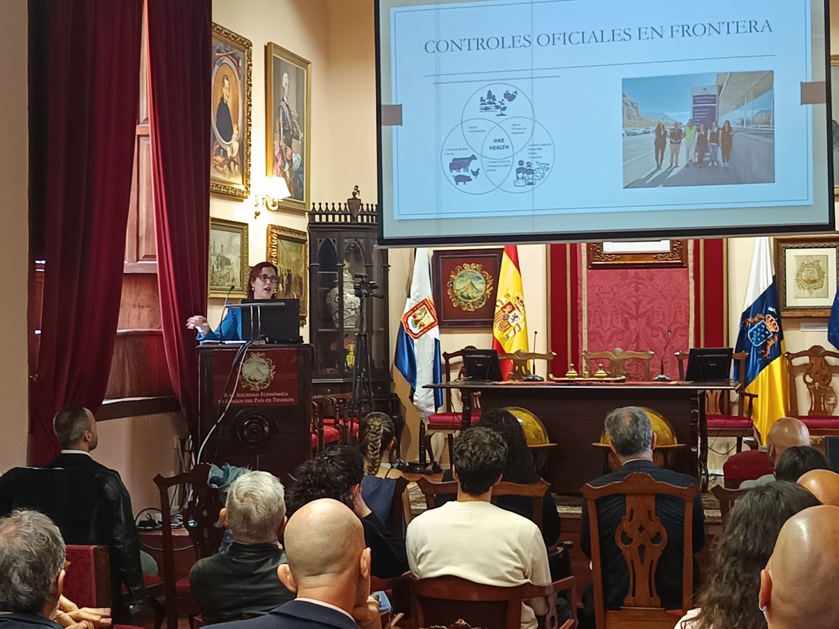 CalidadTenerife's tweet photo. 🔊 Hoy hemos tenido el placer de conmemorar el Día Mundial de la Inocuidad de los Alimentos con la jornada Desafíos actuales de la calidad y la seguridad alimentaria en Canarias

📷 Celebrada en la Real Sociedad Económica de Amigos del País de Tenerife

@TFComercio https://t.co/ReBSQkm8Q4