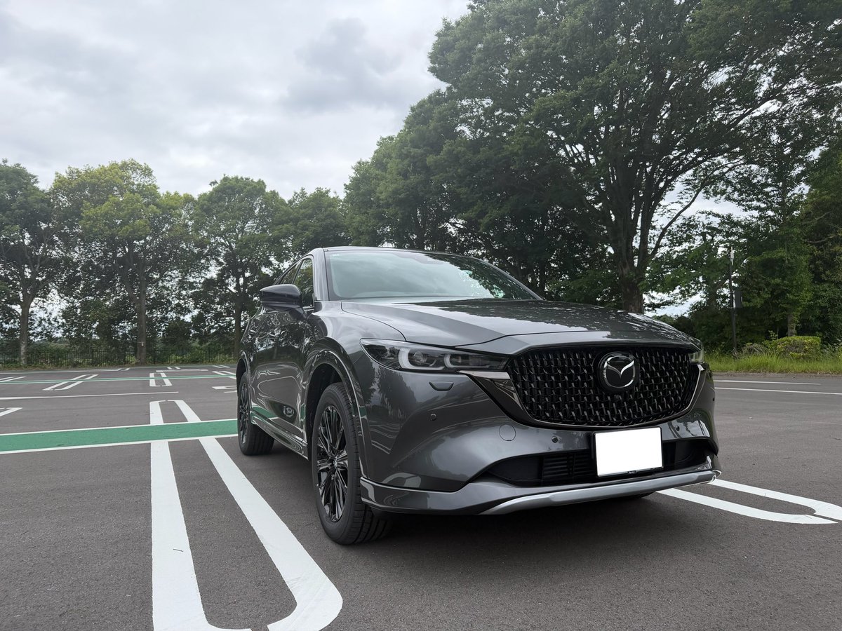 eunoske's tweet photo. マツダCX-5 XD AWD ドライブエディションです。久々のマツダ車乗り復帰です。付いている物はほぼ付いていてディーゼルエンジンは燃費いいし運転楽しいので、良きカーライフを送れそうです。 https://t.co/qkSoYhp9PT