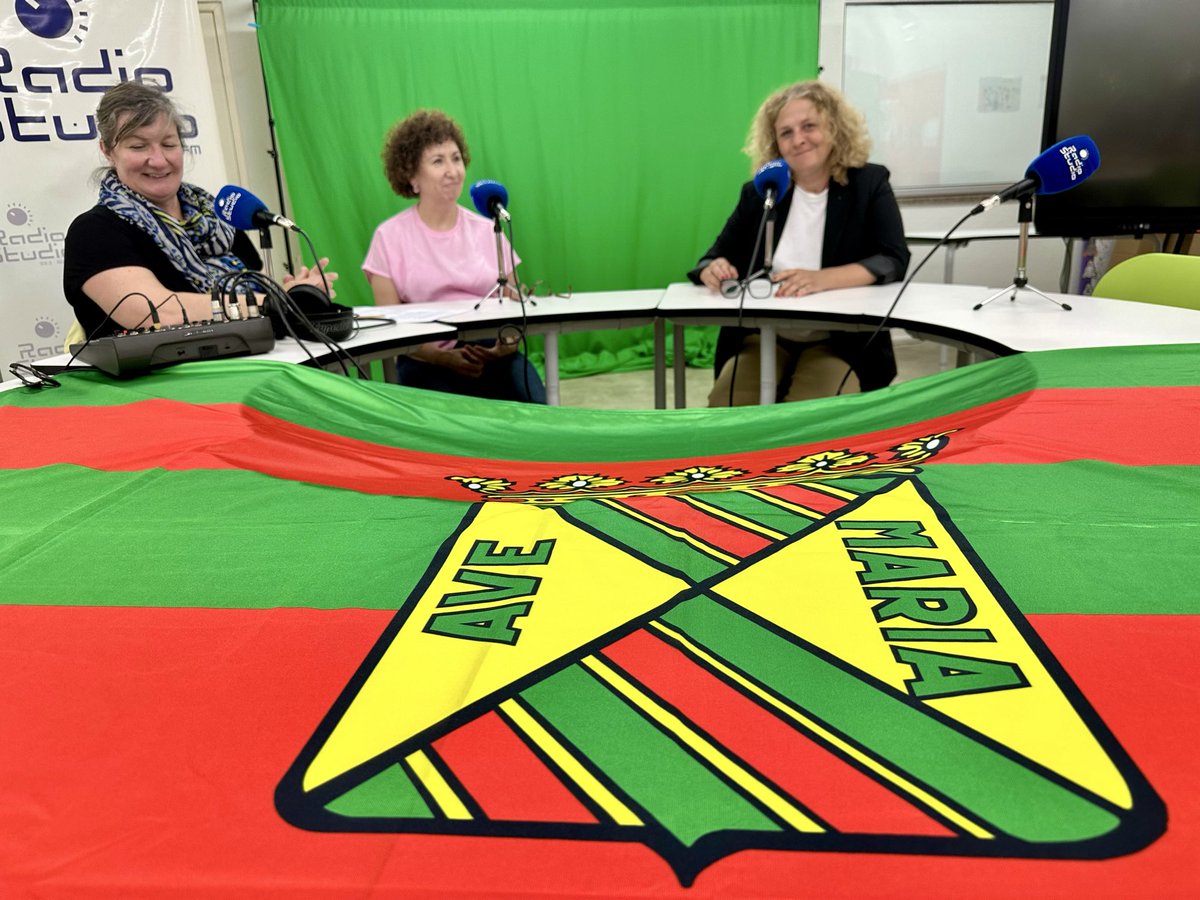 PSOETorrelavega's tweet photo. 🎙️ La concejala de Medio Ambiente @Porti_Patri participa en el programa de @radiostudiotvga desde el IES El Zapatón, referente en sostenibilidad y respeto al medio ambiente en Torrelavega. https://t.co/h2xAk6uZf8