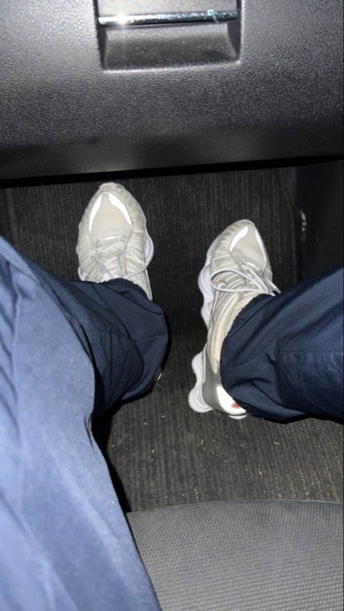 damianmaster34's tweet photo. PISAC CWELE DM‼️💸😋😈
#cash #cashmaster #master #nike #findom #paypig #sneak #alpha #sneakmaster #cwel https://t.co/oCbPX4ieMb