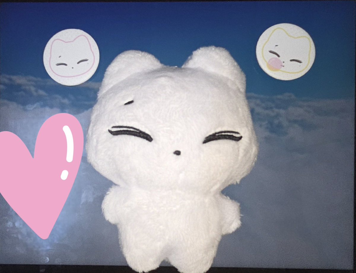 do_rothy624's tweet photo. 넘예♡ 핀버튼도 개귀엽♡ 내가 아껴줄게 캣떠니♡♡♡♡!!!!!!! @catdduni_ (너무피곤해서배경은사진으로..) https://t.co/U3lEPr9RHS