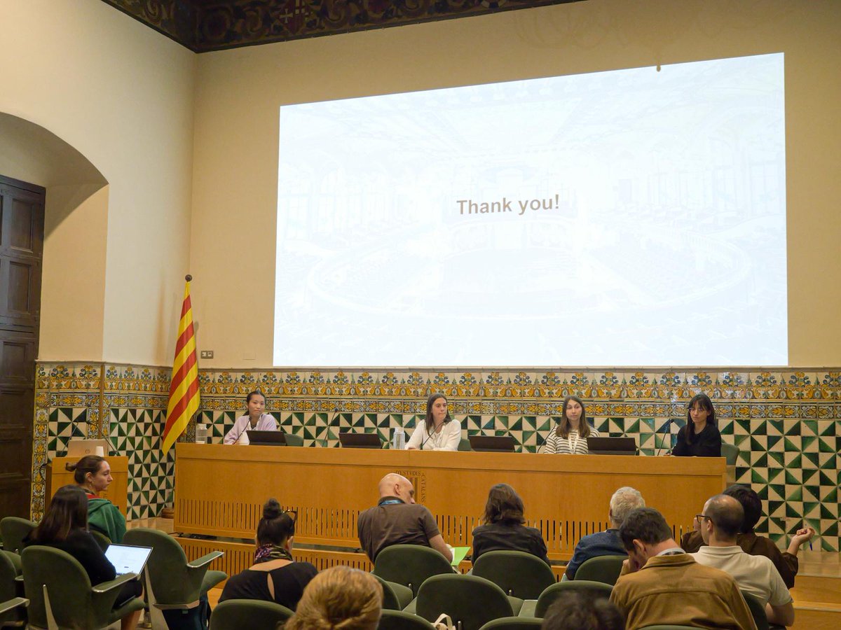 BarcelonaBeta's tweet photo. The #BiomarkersCourse concludes its 8th edition with prizes and final remarks. 

Five days of scientific exchange, training and discussion on biomarkers in neurodegenerative diseases.

A moment to recognise participants’ work and the collaborative spirit of the course. https://t.co/X4WiXu7dHb