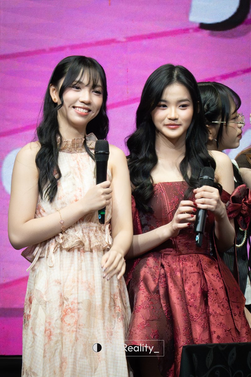 FouReality_'s tweet photo. Aralie or Erine? Why not both? Of course, Ararine! 🫶✨ WLEAWALWEAOWALEO 

@Aralie_JKT48 &amp; @CErine_JKT48 at Love Dream Passion Personal Meet and Greet.

📍ICE BSD 🗓️23.05.2026

#FrameOfReality #DiesVenErine https://t.co/OIxc2wii0T