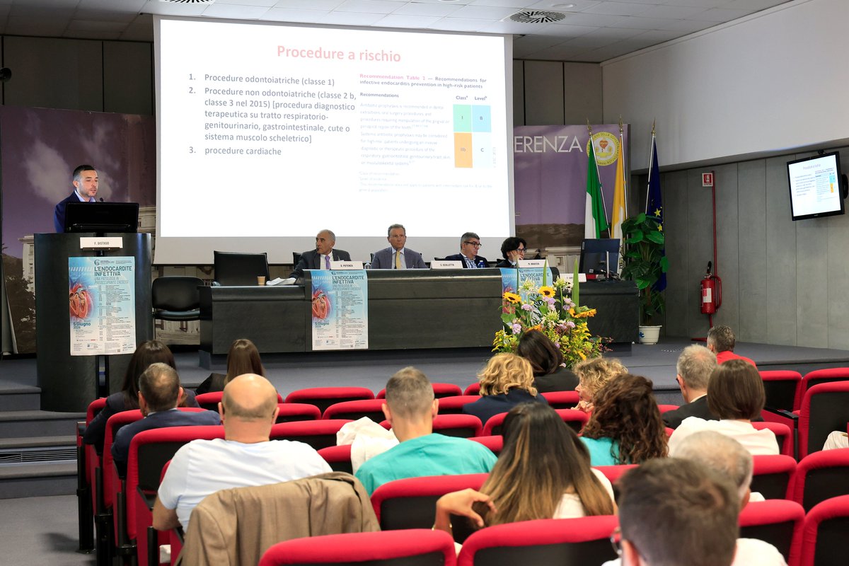operapadrepio's tweet photo. ❤️‍🩹Endocardite infettiva: una patologia in preoccupante crescita.

Oggi nella sala Ruotolo si è tenuto un importante convegno organizzato dalla Unità di Cardioanestesia e Terapia Intensiva Cardiochirurgica, diretta da Francesco Greco.

🔎👉Per approfondire 
https://t.co/L83NOLGuRI https://t.co/31zi1026ah