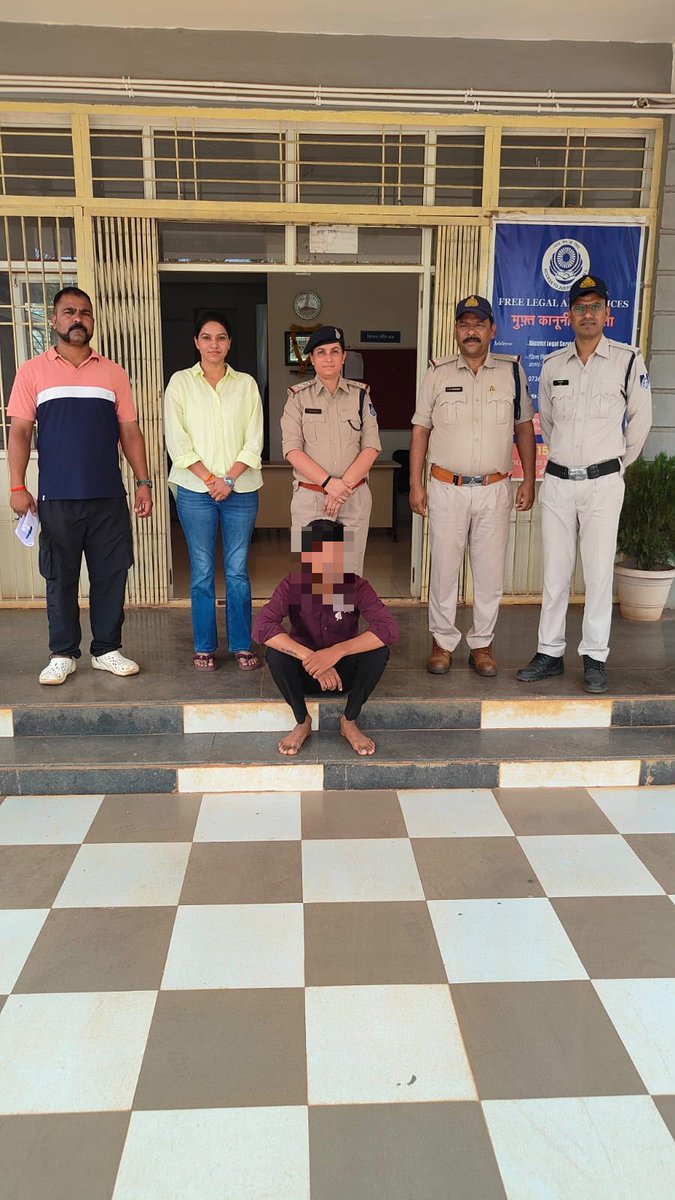 SP_AgarMalwa's tweet photo. 🚔 #OperationMuskan के तहत आगर मालवा पुलिस को बड़ी सफलता।

कोतवाली पुलिस ने अपहृत नाबालिग बालिका को मात्र 3 दिवस में सकुशल दस्तयाब कर परिजनों को सुपुर्द किया। प्रभावी पतारसी एवं त्वरित कार्रवाई के आधार पर आरोपी को किया गिरफ्तार।

#AgarMalwaPolice #MPPolice #ChildSafety https://t.co/UOwX1XDPyv