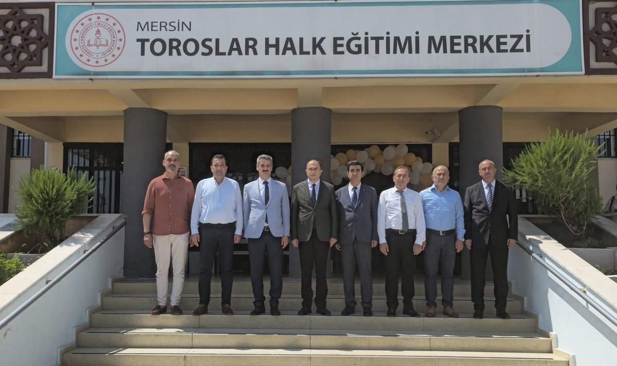 toroslarkymkmlk's tweet photo. Kaymakamımız Mehmet Soğukpınar, Toroslar Halk Eğitimi Merkezi tarafından düzenlenen Yıl Sonu Sergisi’ni ziyaret etti.

@Sogukpinar023 https://t.co/3fHI44s8KI