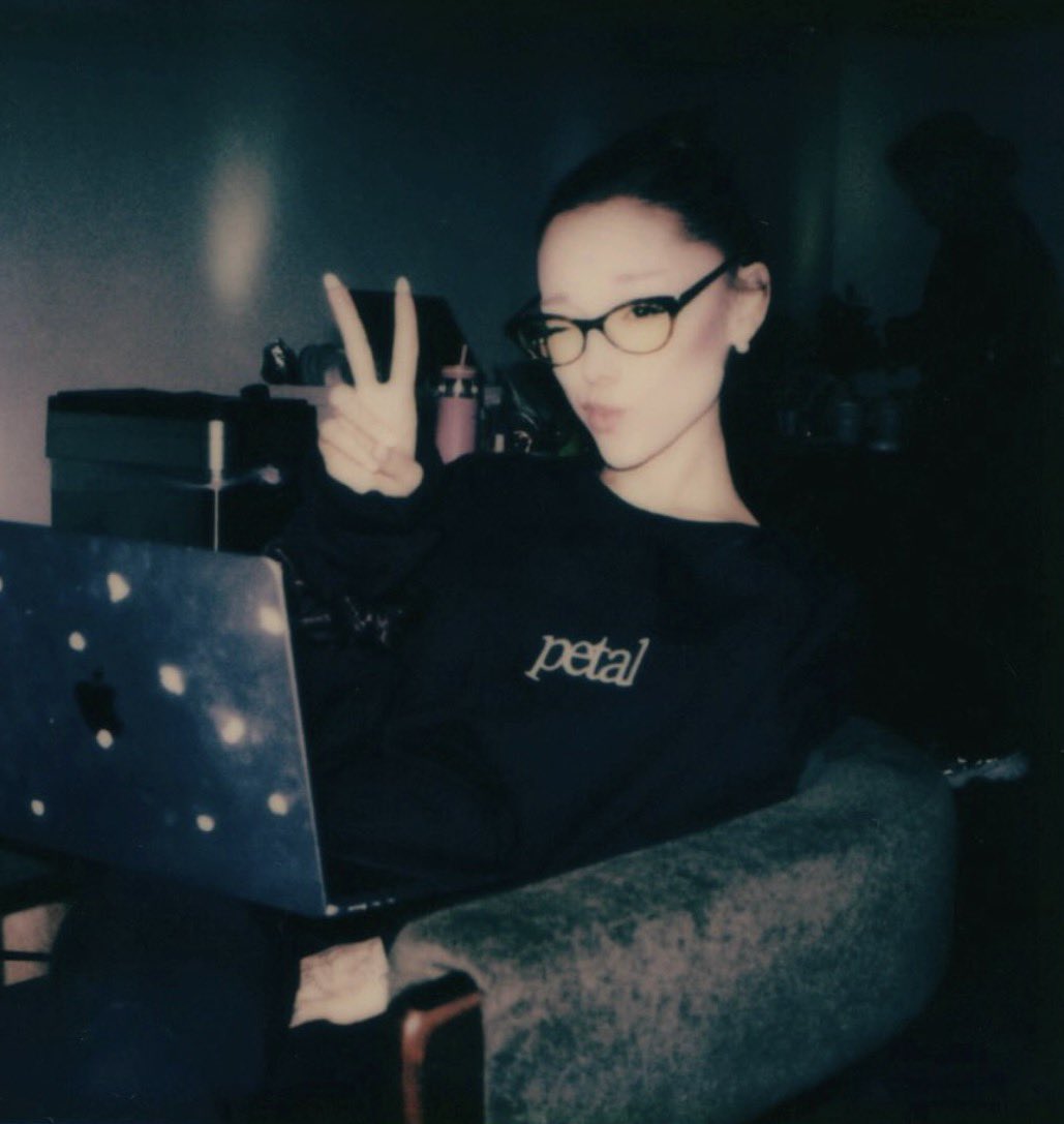 outfotime's tweet photo. when you're cute but you're also the hardest working 32 year old human being on earth #cute #butalso #CEO #unfuckwitable https://t.co/y8LPrSzcqd