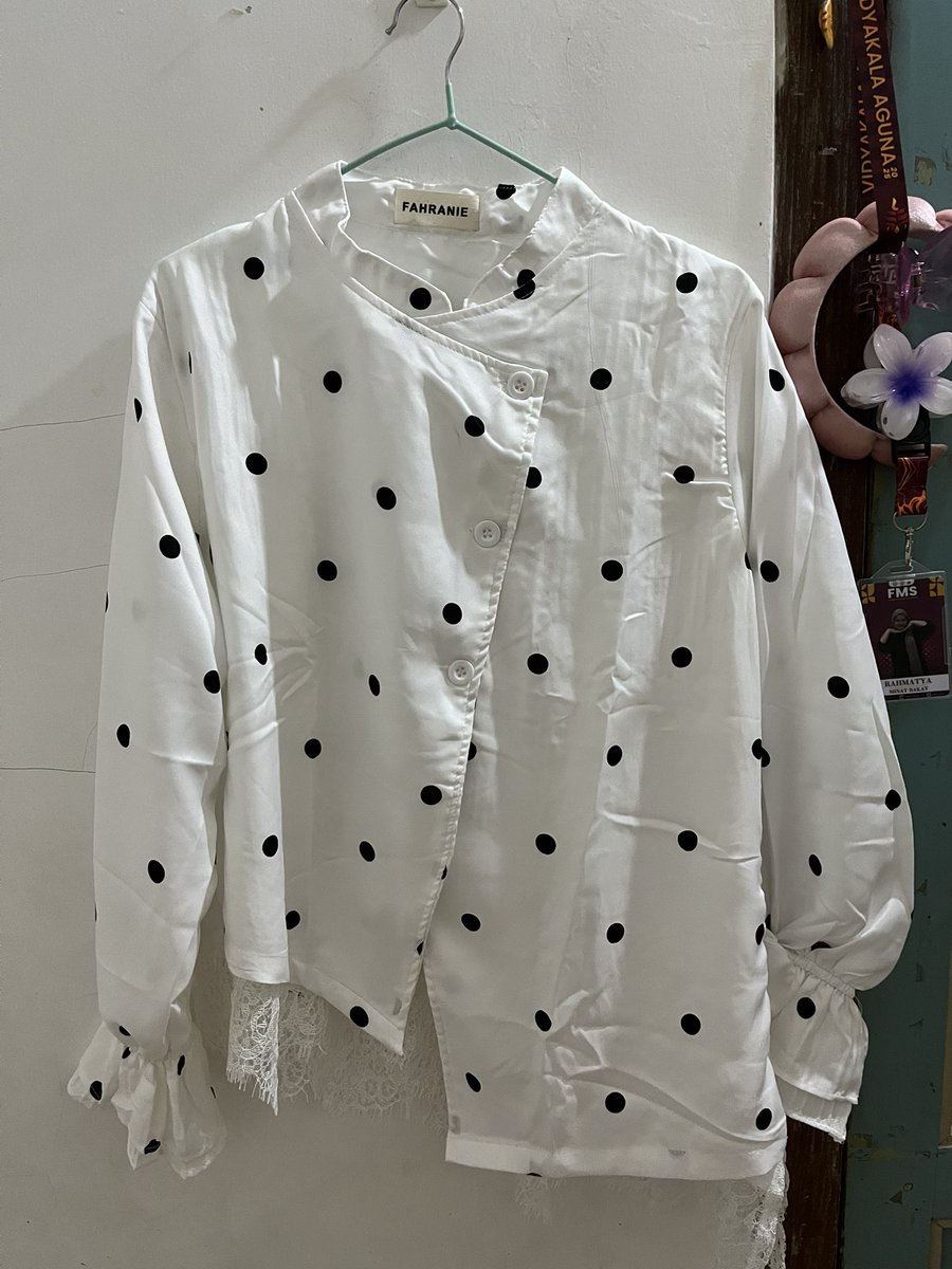 nomarksbt's tweet photo. @zhongchenlev 145 polkadot lace kak https://t.co/1Kxjvu06vs