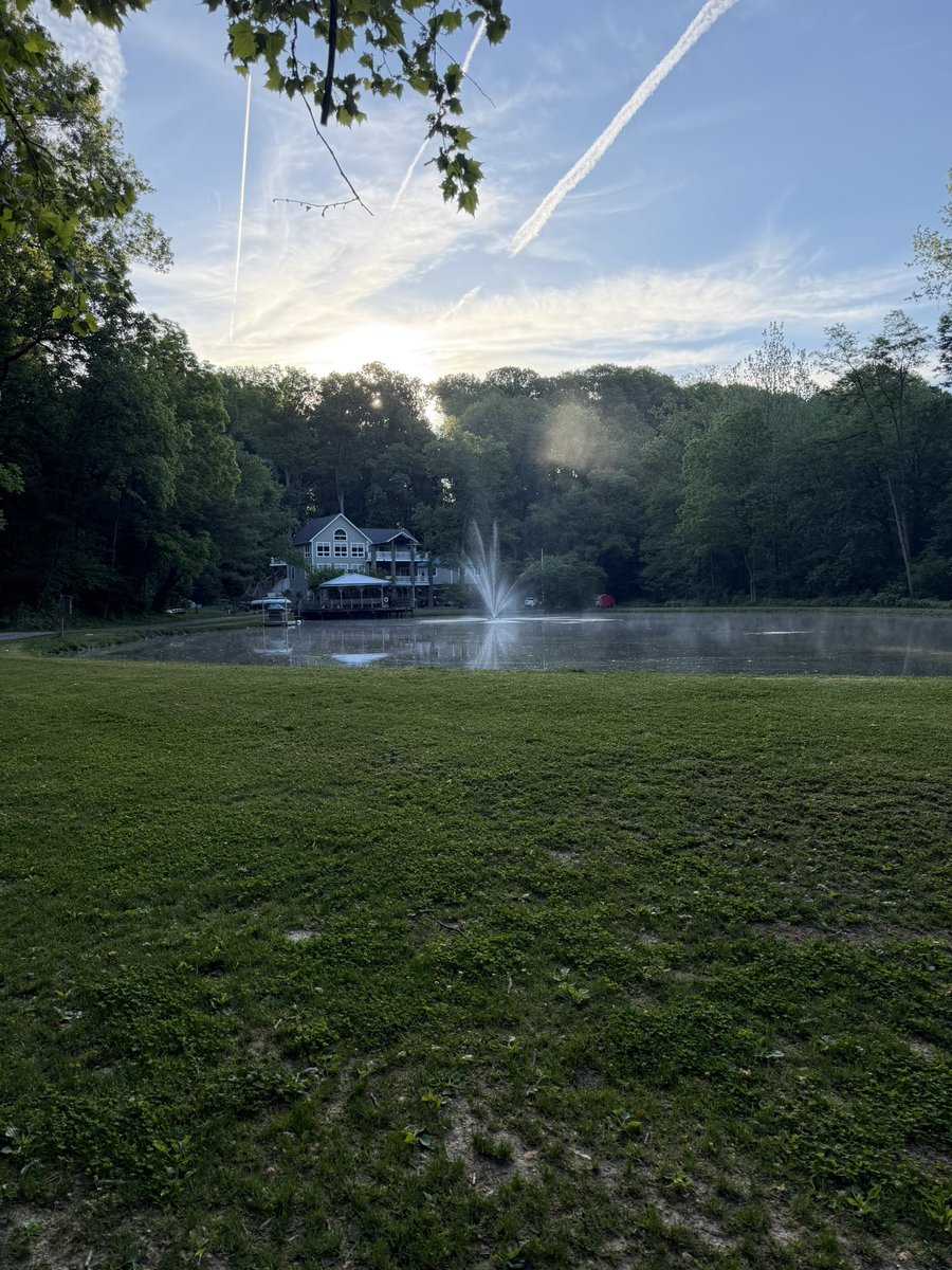 BigSweenDog's tweet photo. No golf this for the next 4 days. Just enjoying some R&amp;R at my happy place. https://t.co/MhZw7FlmOo