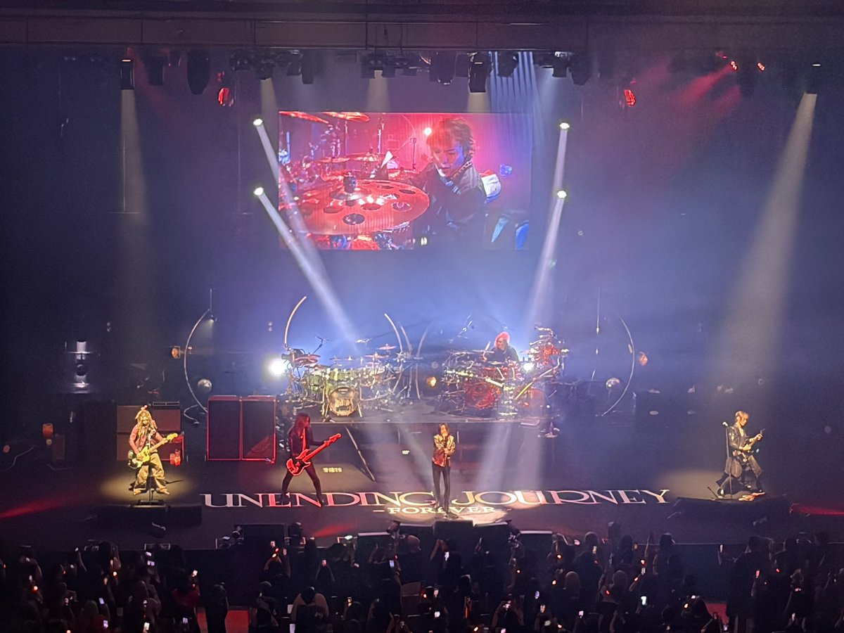 k_piropyro_d's tweet photo. いっぱい泣いていっぱい笑った😭
UP TO YOU聴けて嬉しかった🥹
また明日ね🤘 https://t.co/3D2kFM4Cmk