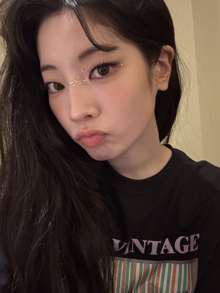 outrodhk's tweet photo. pigtails or not KIM DAHYUN YOU ARE SO HOT https://t.co/DT9nyboZty