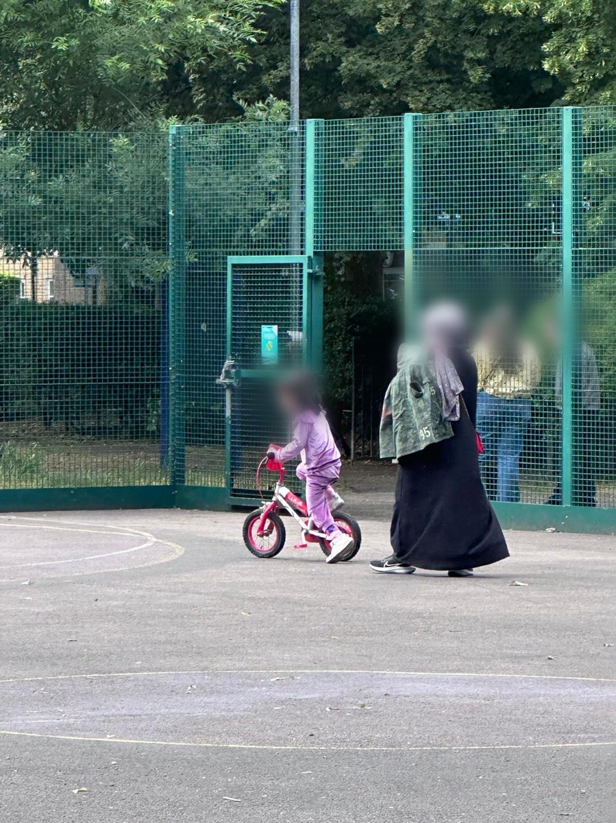 SaveOurPitchRav's tweet photo. It's not just football taking place in our court.
We love basketball and learning to ride our bikes too.
These sports aren't so easy on a 2G surface.
#NoBooking #NoPaying #NoRestrictions #SaveOurPitch #LeaveOurPitchAlone @TowerHamletsNow https://t.co/FEhAyyW3DX