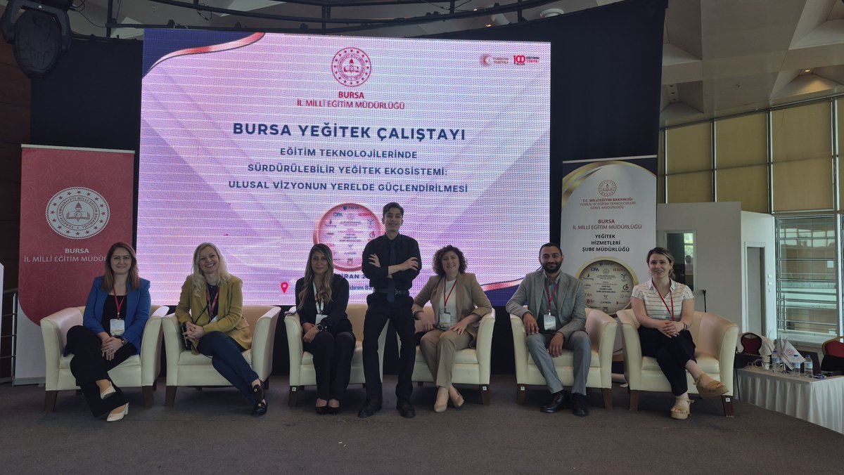aliasafgenc1939's tweet photo. Ferdi olmaktan iftihar ettiğim YEĞİTEK Bursa - Bursa Teknoloji Kulüpleri Ailem...🎯❤

#YEĞİTEKBursa #BursaTeknolojiKulüpleri
#ÜlkemizinGeleceğiBizimleŞekilleniyor🇹🇷 https://t.co/W53Oi2K17Z