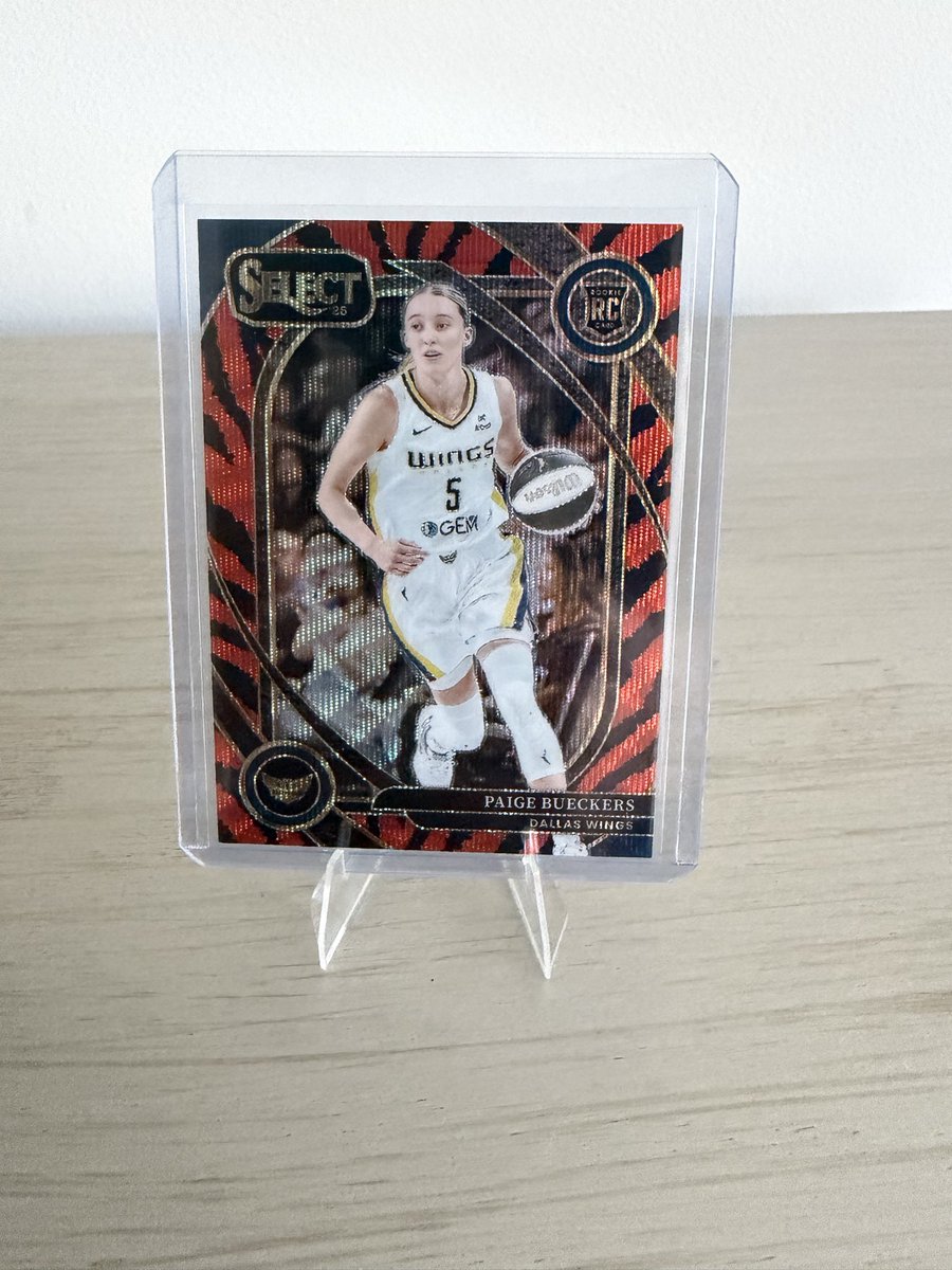 NT23192906's tweet photo. @CardPurchaser Just hit this from a Target blaster! 🤯 https://t.co/0EWYxREtwq