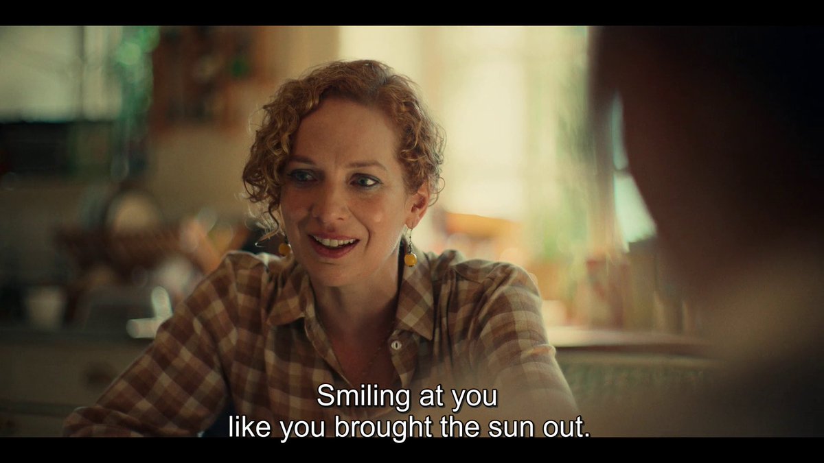 vasilisonka's tweet photo. smiling at you like you brought the sun out 🙂‍↕️ https://t.co/AmjZShbhAD