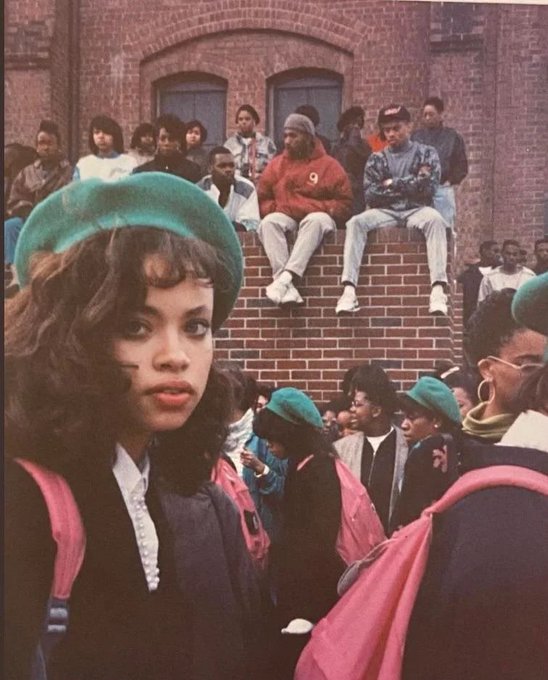 BlackMediaHub's tweet photo. Hampton University (1990) https://t.co/kfADZw7gcE
