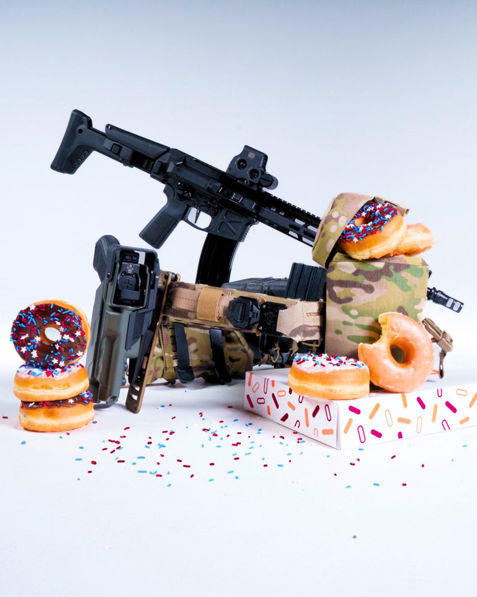 EOTECHInc's tweet photo. Happy Donut Day!
#EOTECH #HighSpeedGear #GlobalOrdnance https://t.co/syZO5X2pLm