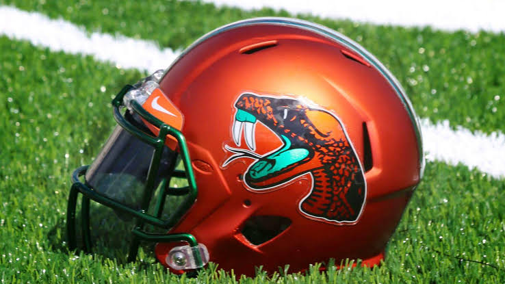 sadiqjones08's tweet photo. Excited to be at FAMU tomorrow morning and competing at camp 🐍 🟢🟠 https://t.co/sl6tf8EWKC