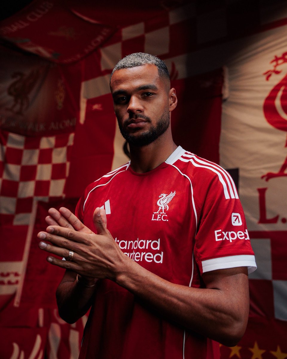 Jayfo_LFC's tweet photo. 🚨👀 El futuro de Cody Gakpo dependerá de Liverpool. Comenta @FabrizioRomano en YouTube.

Existe interés en Cody Gakpo, por lo que su situación podría convertirse en uno de los temas a seguir durante este mercado.

Si Liverpool recibe una oferta importante por el atacante neerlandés, el club tendrá que tomar una decisión sobre su continuidad. Por ahora, cualquier movimiento dependerá completamente de la postura que adopte Liverpool ante posibles propuestas.

#LFC #YNWA