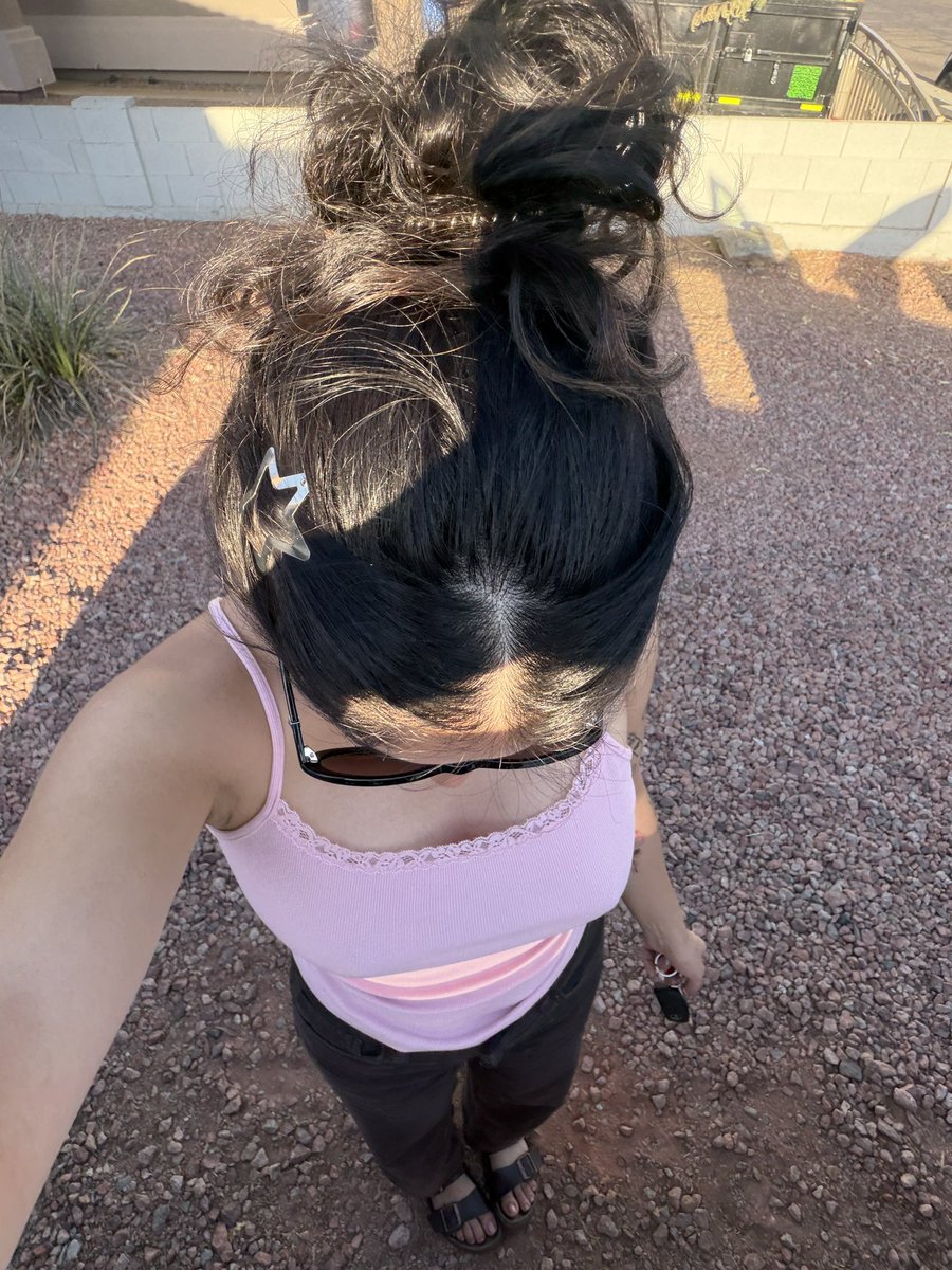 notnayeli_'s tweet photo. Outfit inspo + outfit https://t.co/KP8zPheVuK