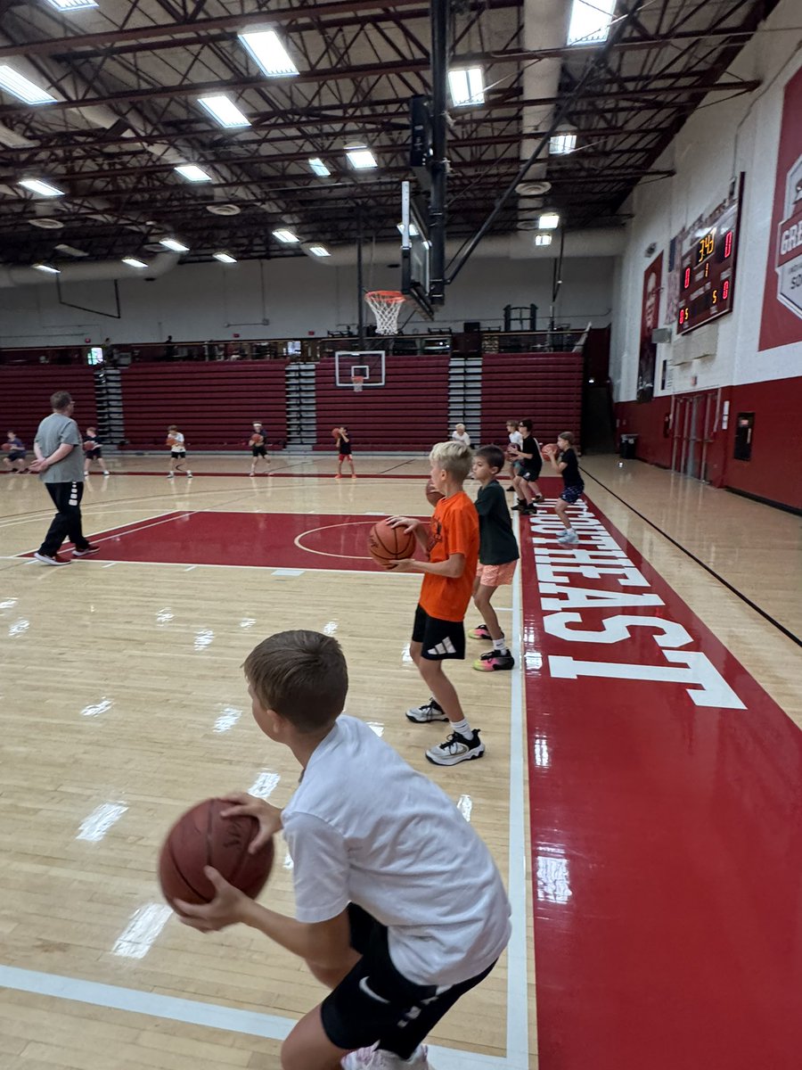 Cbr0wn_2302's tweet photo. What an awesome week at camp! Huge thank you to all of our staff, campers, and parents for helping make it such a meaningful time filled with growth and learning. We still have three more sessions this summer! Sign up at https://t.co/frRSb3wIzV @wcbrown41 #basketballcamp https://t.co/HfTHaKVM2Y