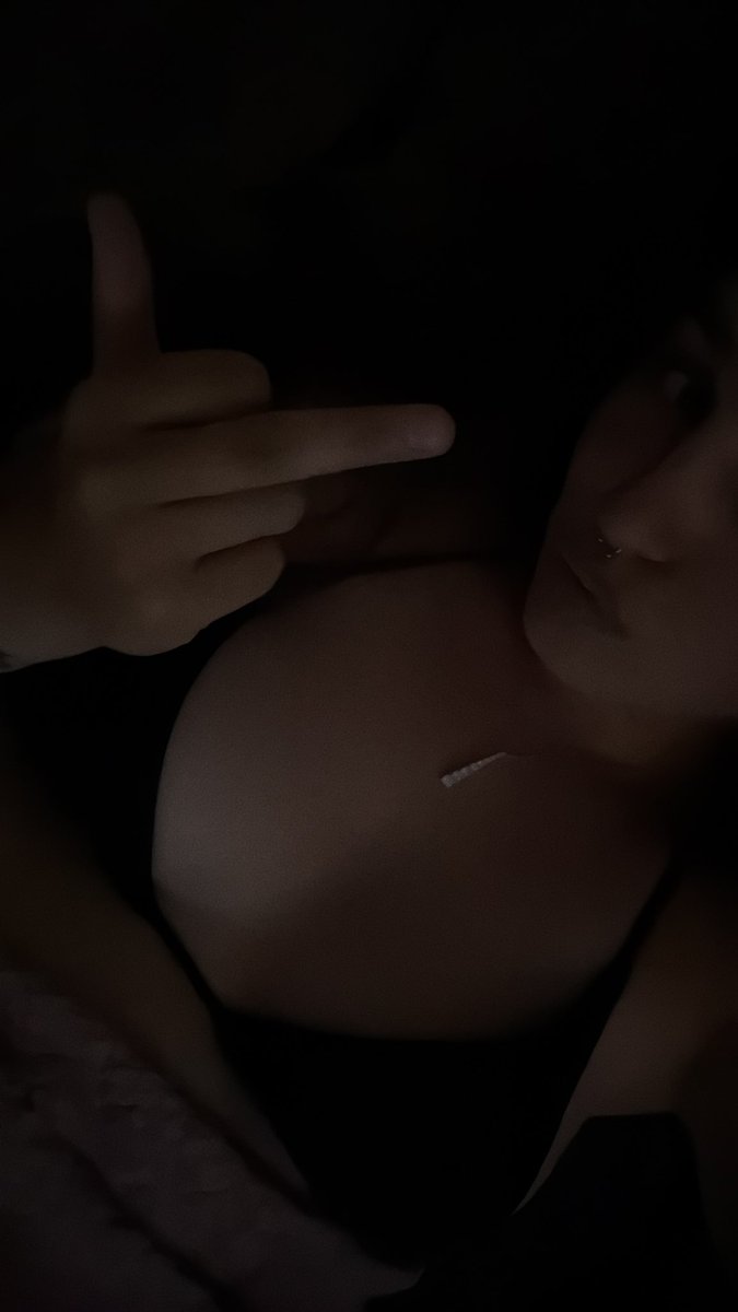 DominaClaiire_'s tweet photo. RT GAME ✨

Welcome dans l'univers de la reine
3/3/3 

20min 

@soumis_rennes a été épargné pendant des semaines, faites le saigner même si c'est compliqué 😊

#findom #rtgame #feet #moneymiss #domina #paypig https://t.co/AUtjuLRutH
