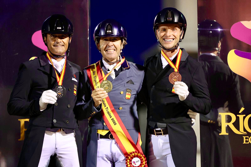 OcioCaballo's tweet photo. Claudio Castilla y “Jota das Figueiras”, Campeones de España en la prueba técnica 🥇

✏️ NOTICIA COMPLETA: https://t.co/6YL3AgUp8a https://t.co/SBjufqBDLB