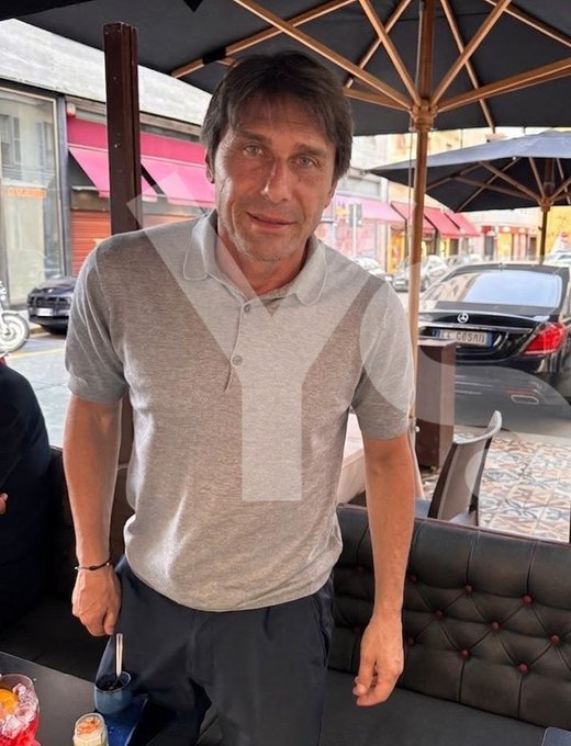 Lupen_Sports's tweet photo. ❓"Fenerbahçe'ye gelecek misin?"

  Conte: "Yorum yok 😊."

📍@yagosabuncuoglu https://t.co/UAwotcEj1u