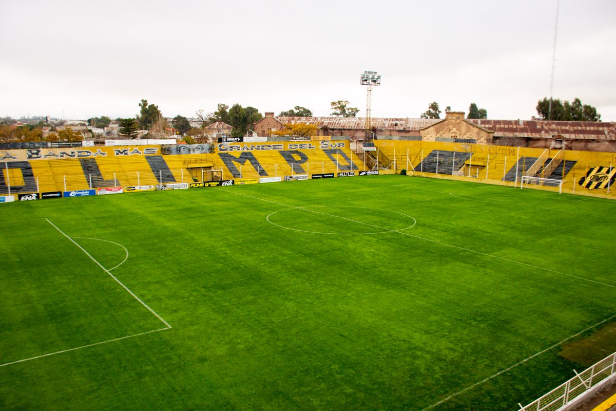 Olimpo_Oficial's tweet photo. 😍 Así luce nuestra casa, el Roberto N. Carminatti, luego de los trabajos de resiembra que se realizaron durante el mes pasado.✨

💛🖤 https://t.co/0u296hJWiL