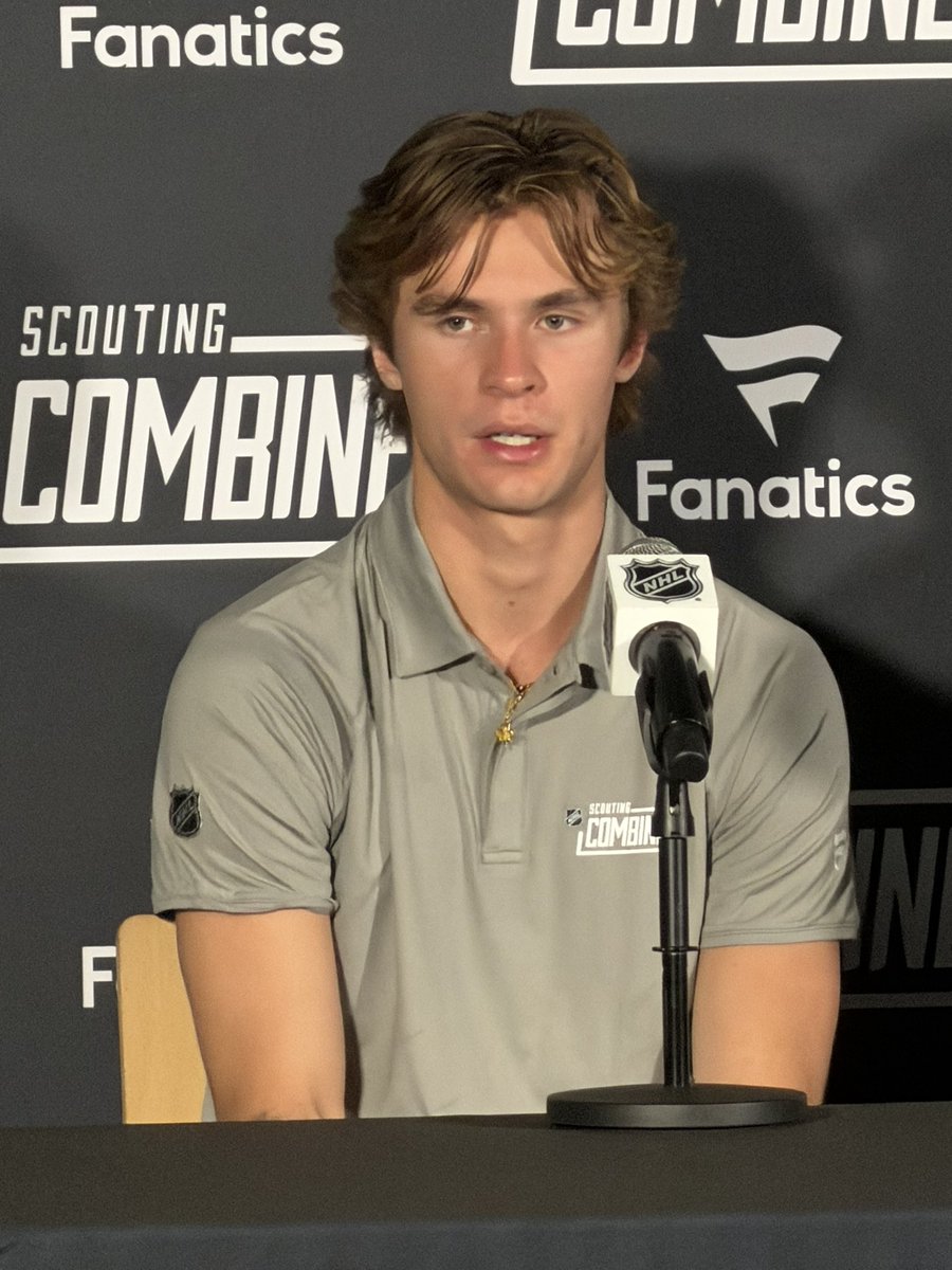 Hockey_Robinson's tweet photo. Gavin McKenna on what it was like jumping from the WHL to NCAA: 

"It's a big jump and a different level of hockey. Every game is like a game 7. You learn a lot and I do think it really matures your game." https://t.co/UrpawvlDHy