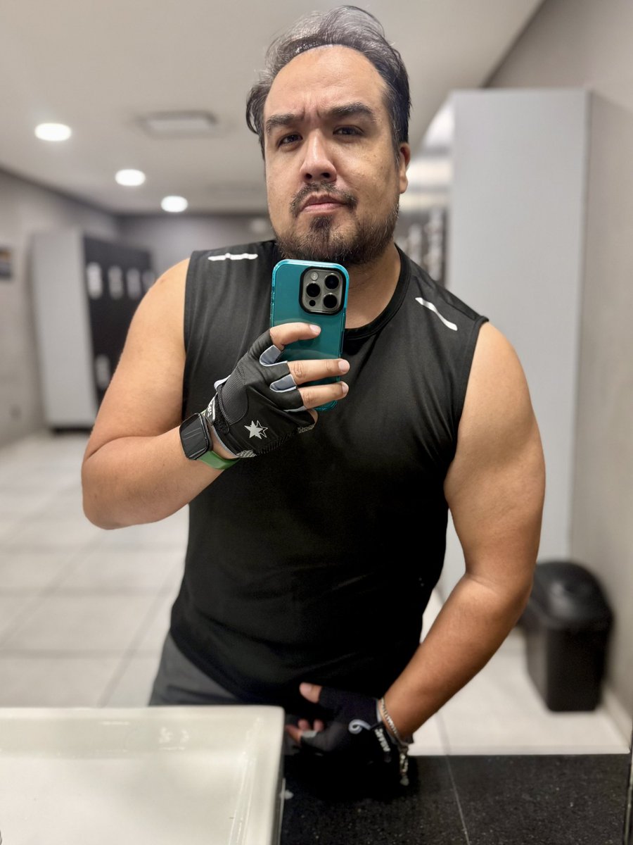 charromty's tweet photo. Se acabó la semana.  

(O sea en el gimnasio) https://t.co/0B2KFnaRqL
