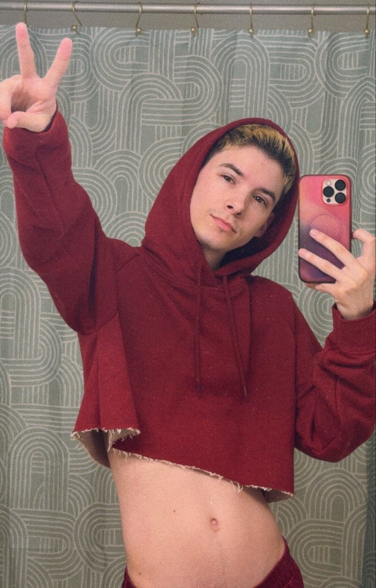 _Mune_3's tweet photo. Hoodie Crop tops > https://t.co/WjeiBmNJuh