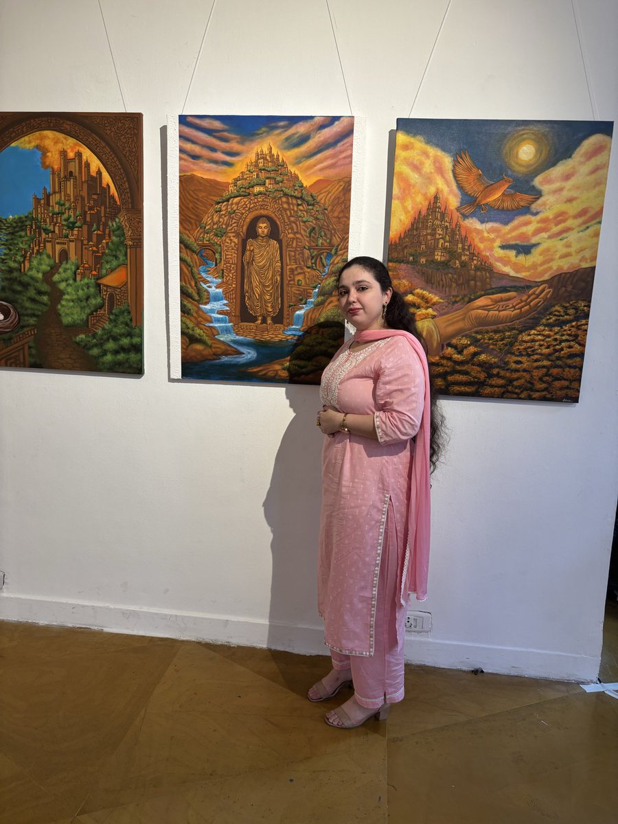 itsafghanrose's tweet photo. Meeting Art in the Era of AI. The talent reserved across decades — to the very ounce of human hard work, patience, and creativity. We know that ancient Bharat, modern India, holds a deep heritage of art and craftwork.
I am glad to say that my sister Sara is one such artist. #art https://t.co/tAOFXGcohK
