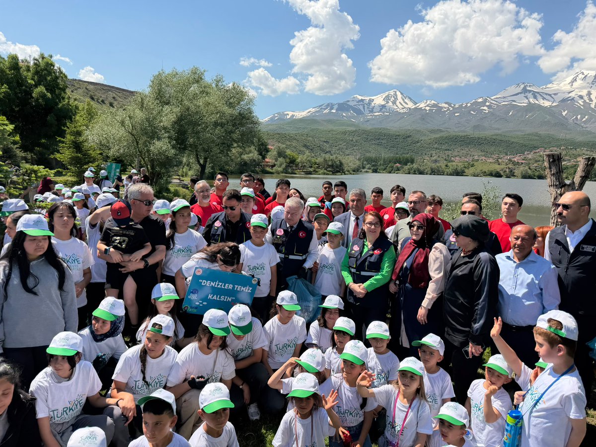 aksaraytobbmtal's tweet photo. Valimiz Sayın Murat Duru ve İl Millî Eğitim Müdürümüz Sayın Metin Alpaslan'ın da katıldığı Türkiye Çevre Haftası kapsamında Helvadere Göleti'nde düzenlenen çevre farkındalık etkinliğine Genç Meb Akub ekibimizle katılım sağladık.
@tcmeb @tcmeb_mtegm @aksarayvaliligi @Aksaray_MEM https://t.co/zbyBcqRK1L