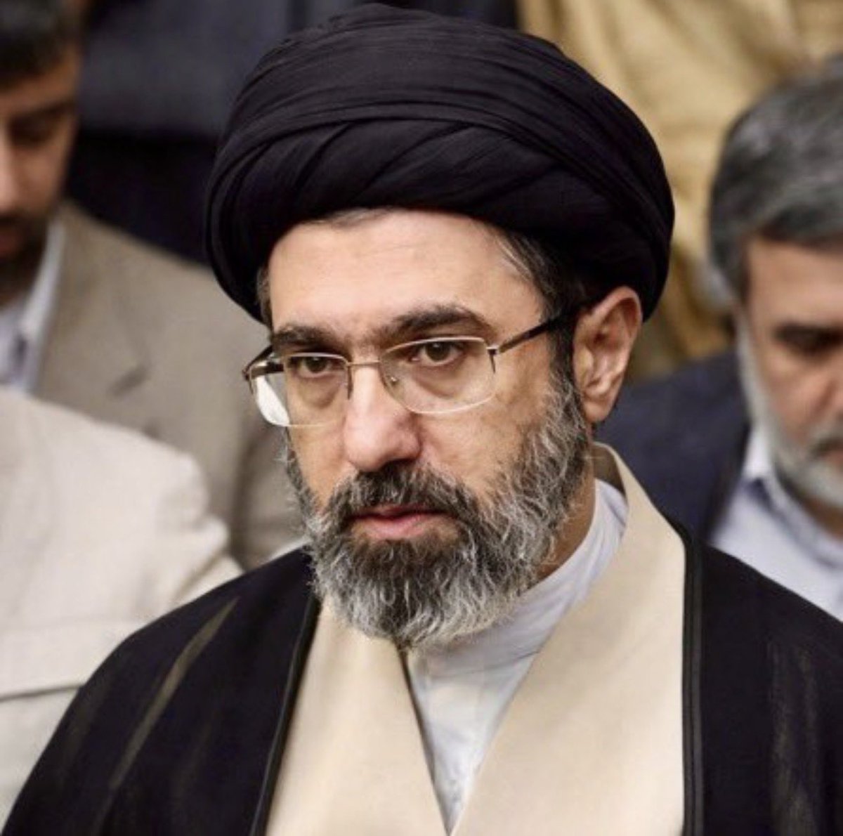 Andzace's tweet photo. LEMME GET SOMETHING STRAIGHT 

🇮🇱🇮🇷 ISRAEL IS SAYING THAT THE NEW IRANIAN 🇮🇷 GOVT IS MORE EXTREME THAN ITS PREDECESSOR.

WAIT, AFTER KlLLING HIS MOTHER, FATHER, NIECE, SISTER-IN-LAW AND BROTHER, THEY WERE EXPECTING HIM TO PREPARE THEM TACO?

6 MEMBERS OF HIS FAMILY WERE KlLLED BRO, YOU WANT A FRENCH KISS? 

FUCK OUTTA HERE BRO