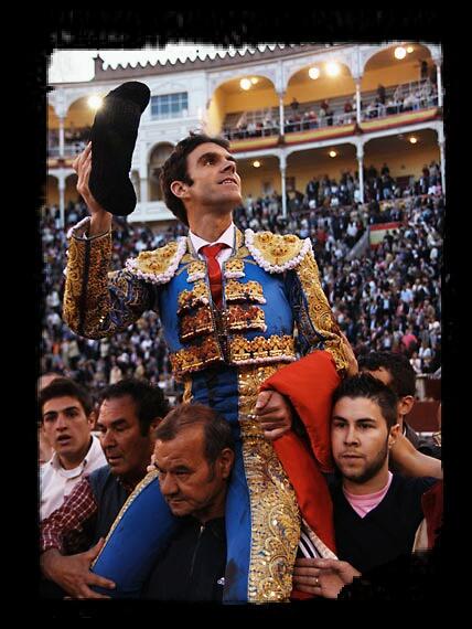 martindeblas's tweet photo. Tú y más ninguno...
JOSÉ TOMÁS 
Hace 18 años fuimos felices en @LasVentas @PRGtoros #5junio2008 #4OREJAS4
¿Dónde estabas tú? https://t.co/AafvfuI3Xp