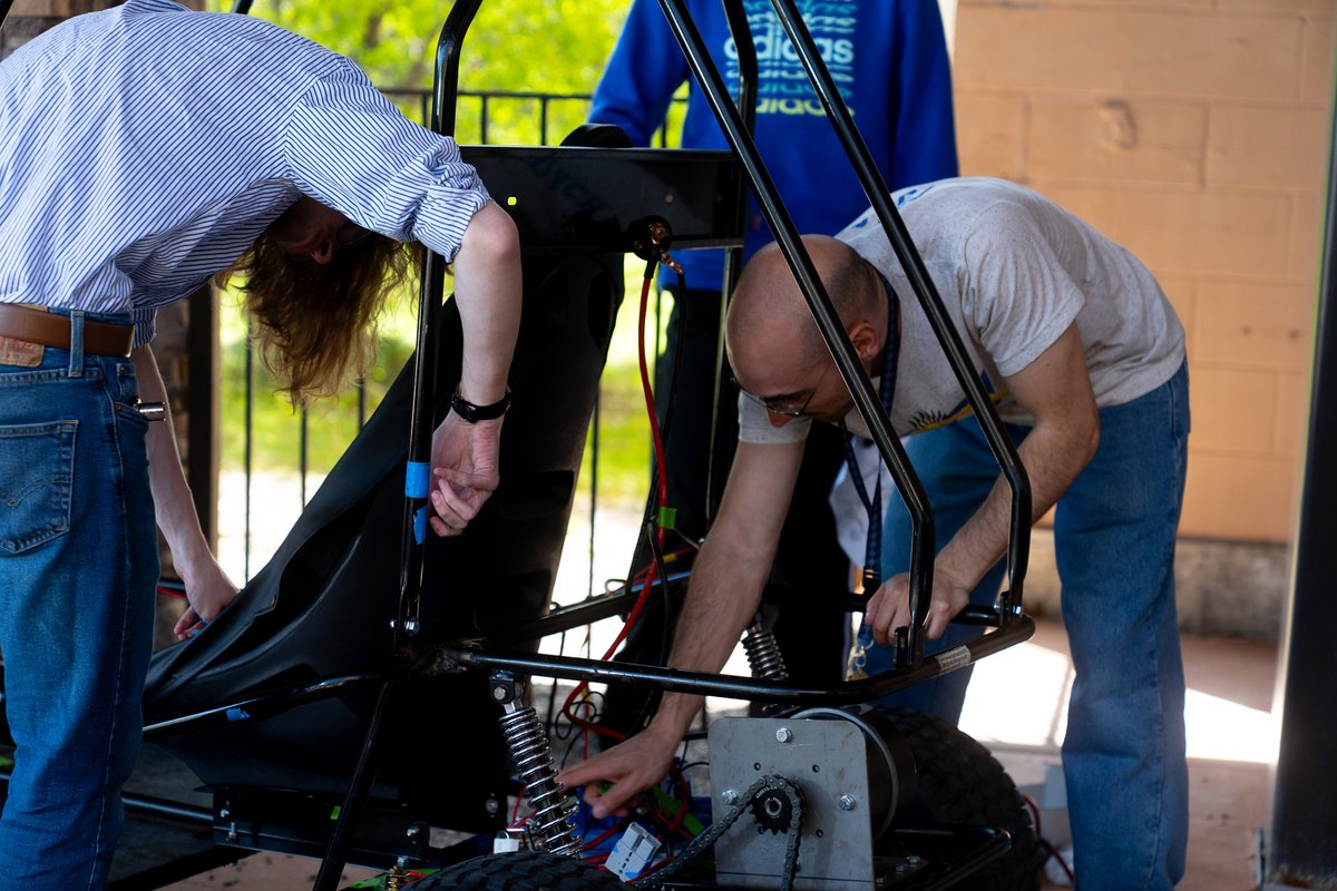 AimHighHawks's tweet photo. Off Track Media partnered with Aim High School to sponsor their Engineering Design Challenge. Here are some pictures that show our students' hard work, creativity, and talent, which they poured into transforming this vehicle.

THANK YOU @offtrackmediagroup for your support!! https://t.co/WcN6P5kbld