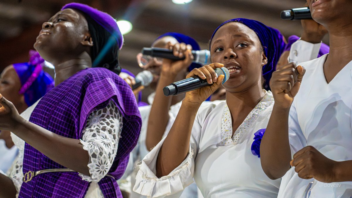 dovetv's tweet photo. The Ogun family mass Choir ministered with grace, power, and heartfelt praise, lifting every voice in worship and every heart toward God.

#DoveTV
#DoveTelevision
#HolyGhostService
#DivineFaithfulness
#OHPrimeTV https://t.co/SWXKmorUfF