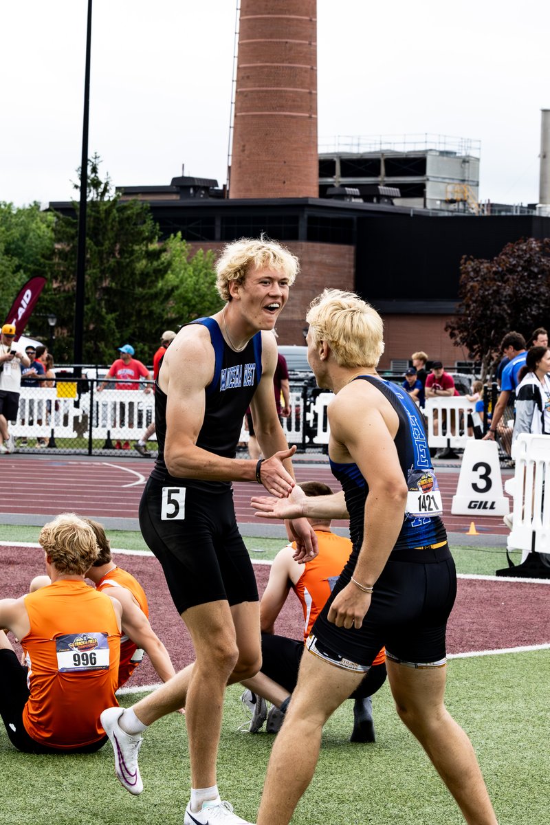 wiaawistate's tweet photo. 🚨STATE RECORD🚨

Nolan Schmidbauer, Ammonra Lomas, Josh Ziebell, and Cole Zielinski of Waukesha West set the new state record in the 800M Relay prelims with a time of 1:25.65!😤🔥#wiaatrack https://t.co/iZOUCRO8Ve